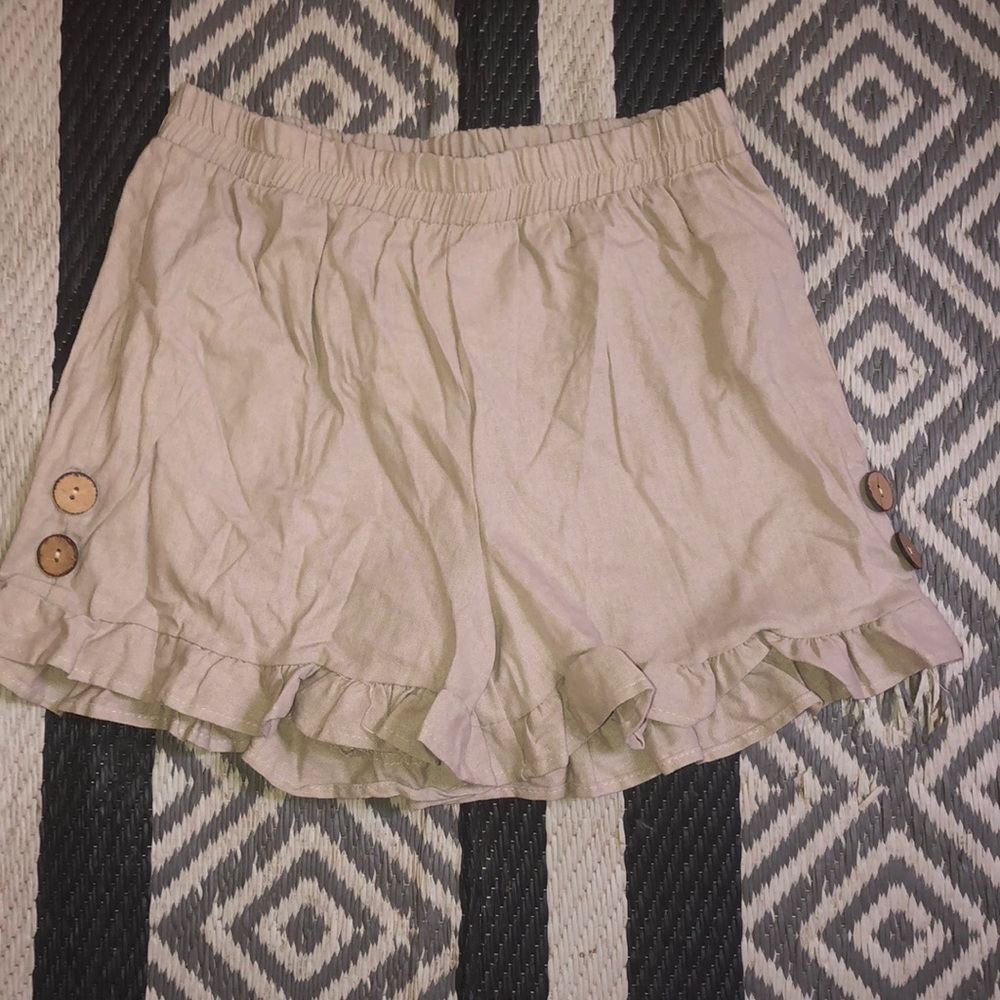 Ruffle shorts
